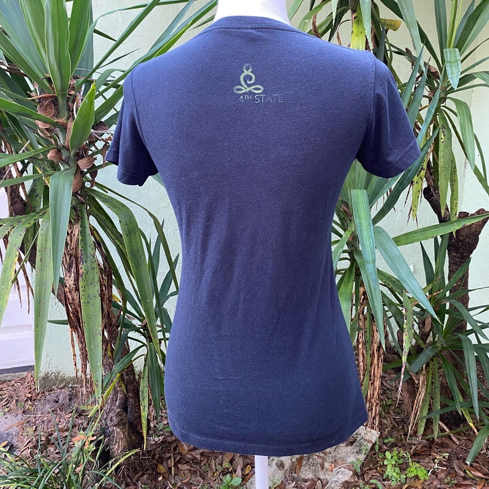Yoga Tee Let Go - Picture 3 of 3